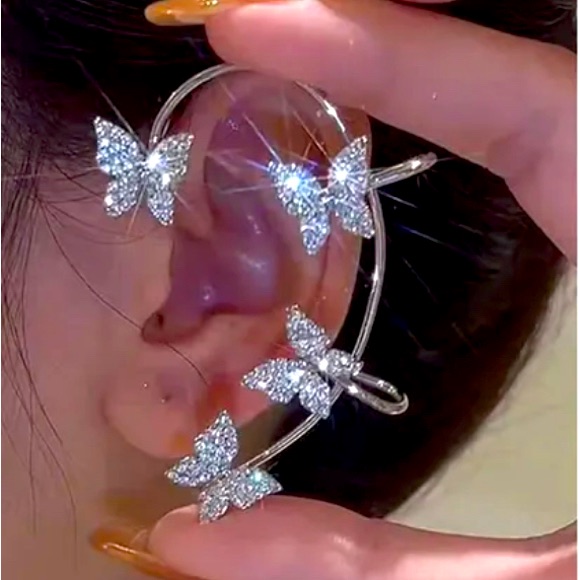 Sparkling Chrome And Rhinestone Ear Cuff.